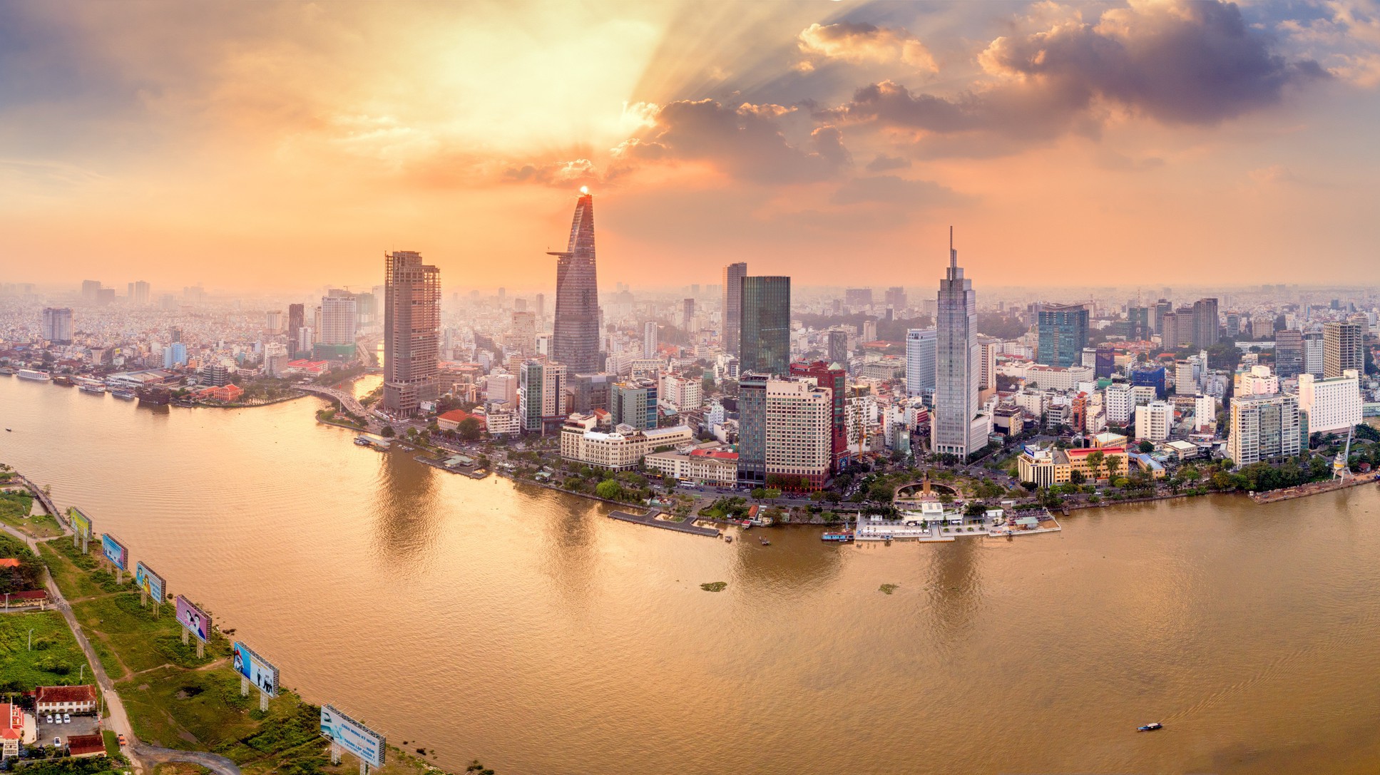 Khái niệm "Đô thị sáng tạo" ra đời khi lãnh đạo Tp.HCM đi tham quan, làm việc tại nhiều nơi trên thế giới để lấy ý tưởng, mô thức xây dựng đô thị phát triển bền vững.
