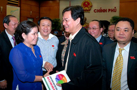 Thủ tướng Nguyễn Tấn Dũng gặp gỡ doanh nhân là đại biểu Quốc hội - Ảnh: Chinhphu.vn