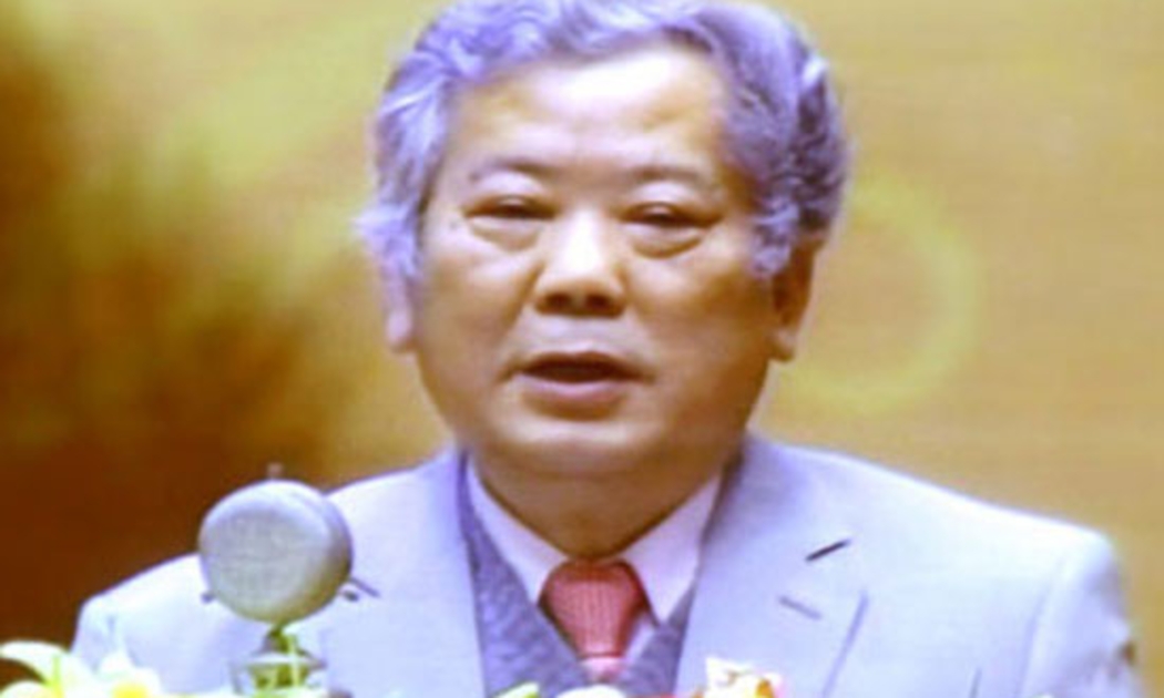Đại biểu Đỗ Hoài Nam trình bày tham luận tại Đại hội XI.