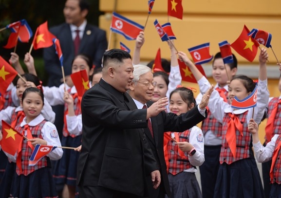 Tổng bí thư, Chủ tịch nước Nguyễn Phú Trọng đón Chủ tịch Kim Jong-un - Ảnh 2.