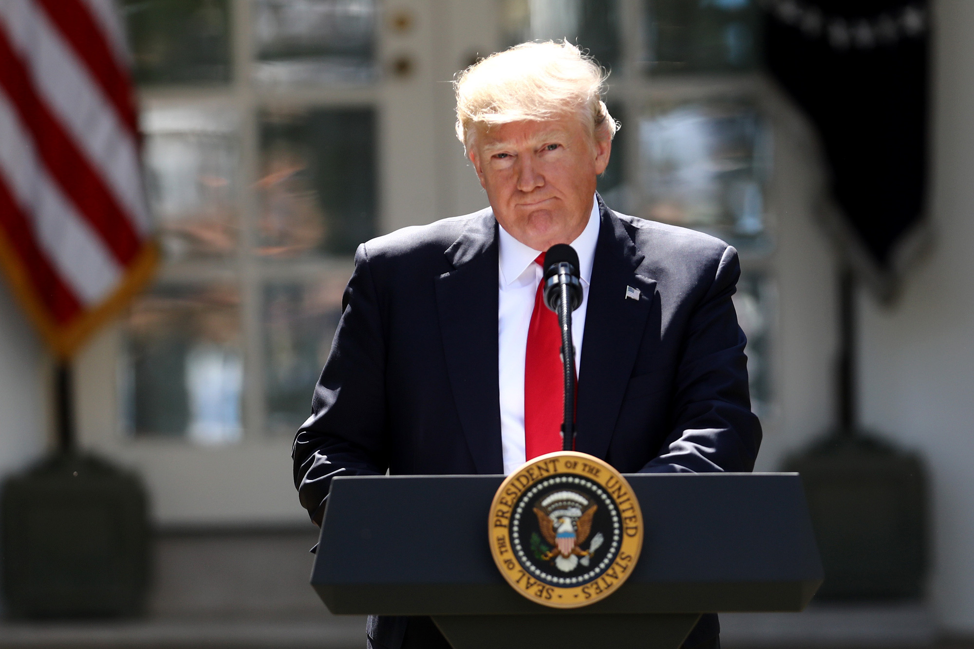 Tổng thống Donald Trump tuyên bố rút Mỹ khỏi HIệp định Paris về biến đổi khí hậu vào tháng 6/2017, không lâu sau khi nhậm chức - Ảnh: Time.