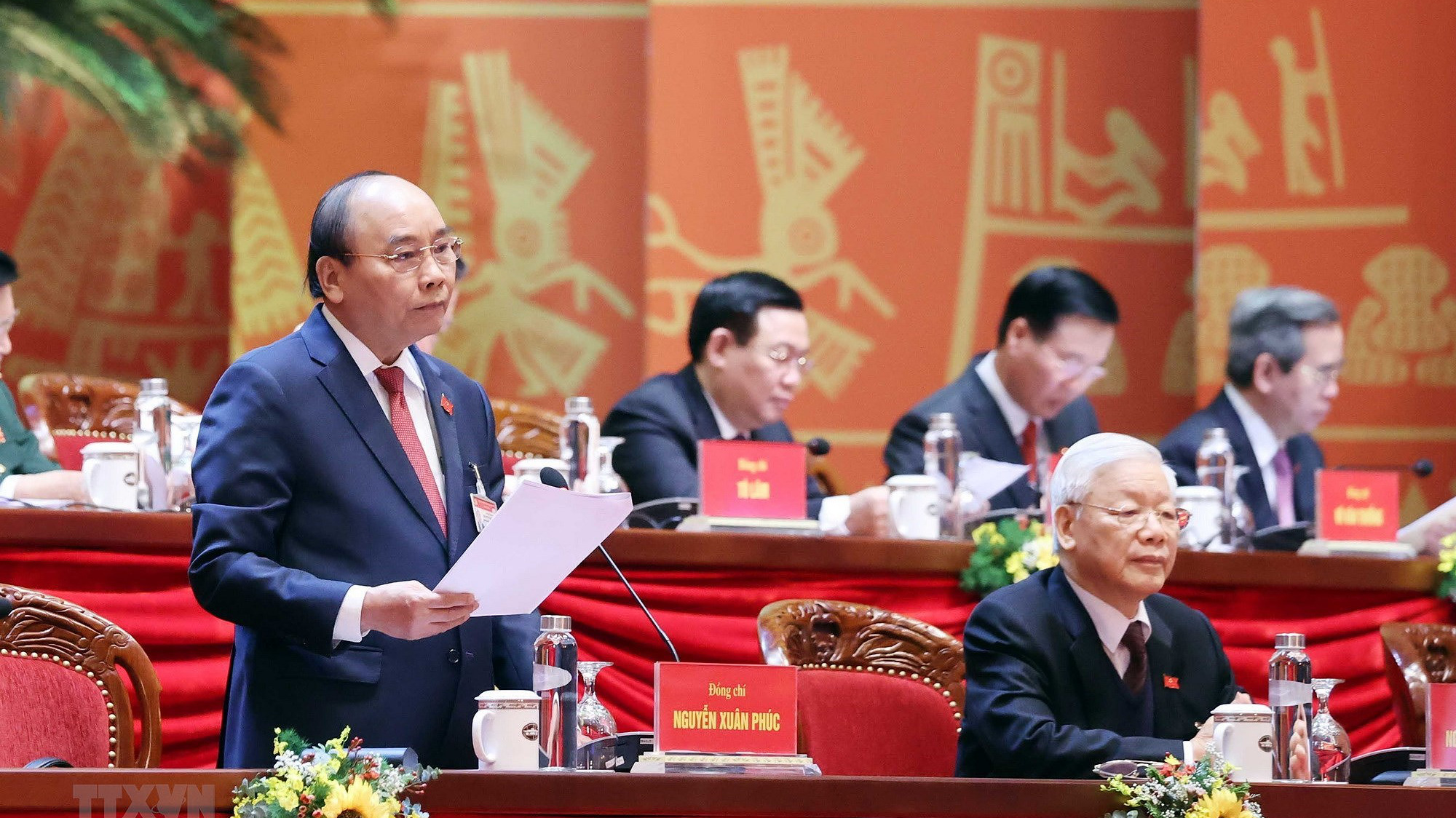 Ngày làm việc thứ ba của Đại hội XIII,  Thủ tướng Chính phủ Nguyễn Xuân Phúc thay mặt Đoàn Chủ tịch điều hành Đại hội.