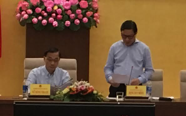 Thứ trưởng Bộ Kế hoạch và Đầu tư Đặng Huy Đông tại phiên họp.