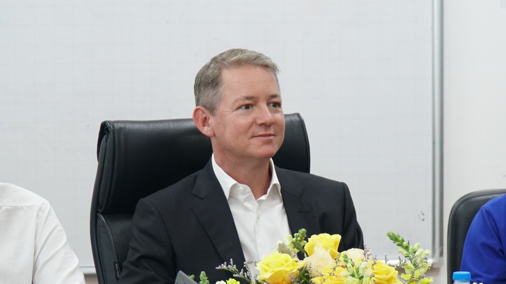 Ông Craig Schmeizer