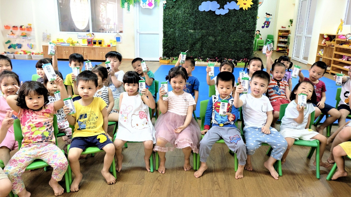 Theo mục tiêu của đề án sữa học đường đến hết năm 2020 có khoảng 1,2 triệu trẻ mầm non và tiểu học ở Hà Nội được uống sữa học đường.