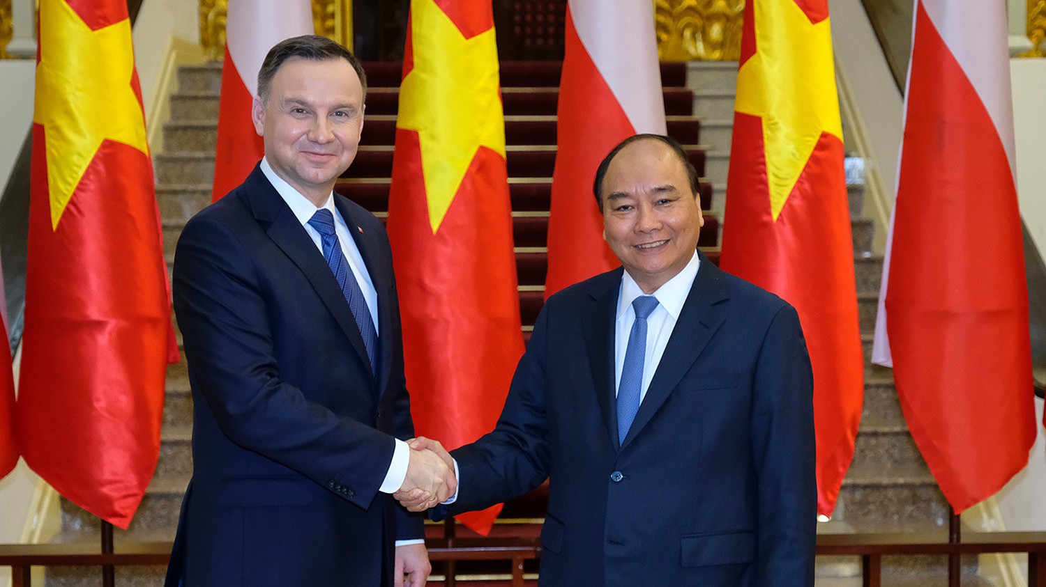 Thủ tướng Nguyễn Xuân Phúc và Tổng thống Ba Lan Andrzej Duda hội kiến chiều 28/11.