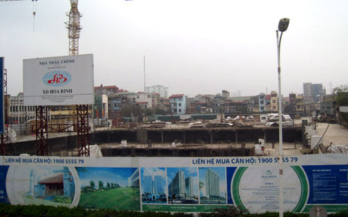 Dự án Hòa Bình Green City đang trong quá trình triển khai phần tầng hầm - Ảnh: Từ Nguyên.<br>