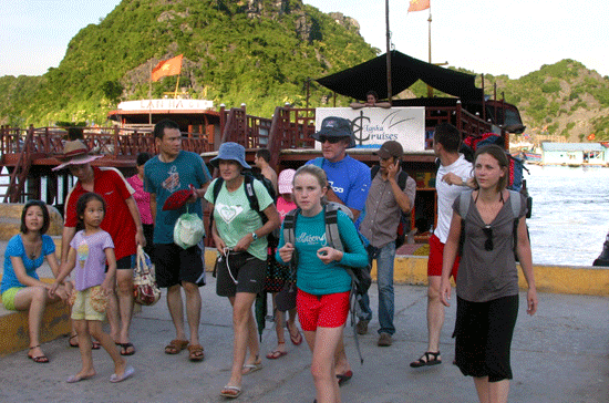 Trong tháng 1/2012, khách quốc tế đến Việt Nam từ hầu hết các quốc gia và vùng lãnh thổ đều tăng.