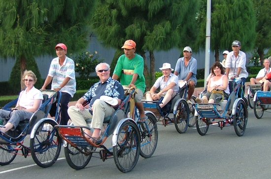 Mục tiêu được ngành du lịch đặt ra trong năm 2012 là đón 6,5 triệu lượt khách quốc tế (tăng 8,3% so với 2011).