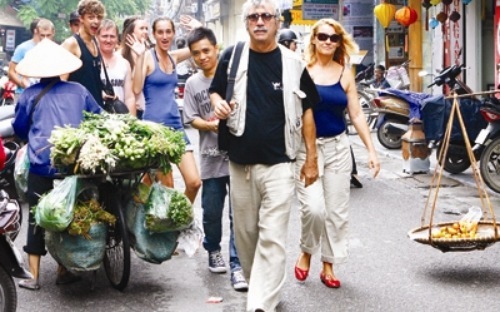  Theo Phó thủ tướng Vương Đình Huệ, quan trọng nhất là phải thay đổi lại tư duy, coi du
 lịch là một ngành kinh tế dịch vụ, ứng xử với ngành này theo các quy 
luật của kinh tế thị trường,