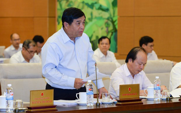 Bộ trưởng Bộ Kế hoạch và Đầu tư Nguyễn Chí Dũng đề xuất bãi bỏ 36 ngành, nghề không cần thiết phải quy định là ngành, nghề kinh doanh có điều kiện, hợp nhất 25 ngành, nghề vào 7 ngành, nghề, chuẩn hóa tên gọi của 36 ngành, nghề và bổ sung 12 ngành, nghề. <br>
