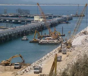 Hiện nay, Dung Quất được đánh giá là khu kinh tế thành công nhất trong cả nước.