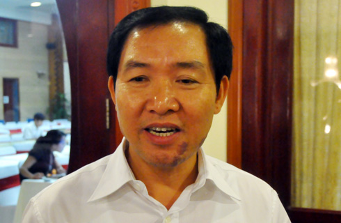  Ông Dương Chí Dũng, từng nắm giữ vị trí Chủ tịch Hội đồng Thành viên Tổng công ty Hàng hải Việt Nam (Vinalines), đã bị khởi tố về tội “Cố ý làm trái quy định của Nhà nước về quản lý kinh tế gây hậu quả nghiêm trọng” theo điều 165 Bộ luật Hình sự, do những hành vi trong thời kỳ công tác tại Vinalines.