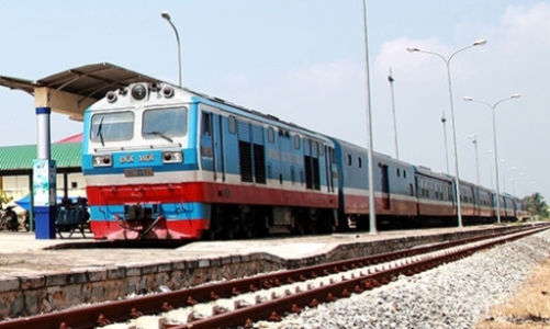 Doanh thu giảm, đường sắt “đổ lỗi” cho hàng không giá rẻ