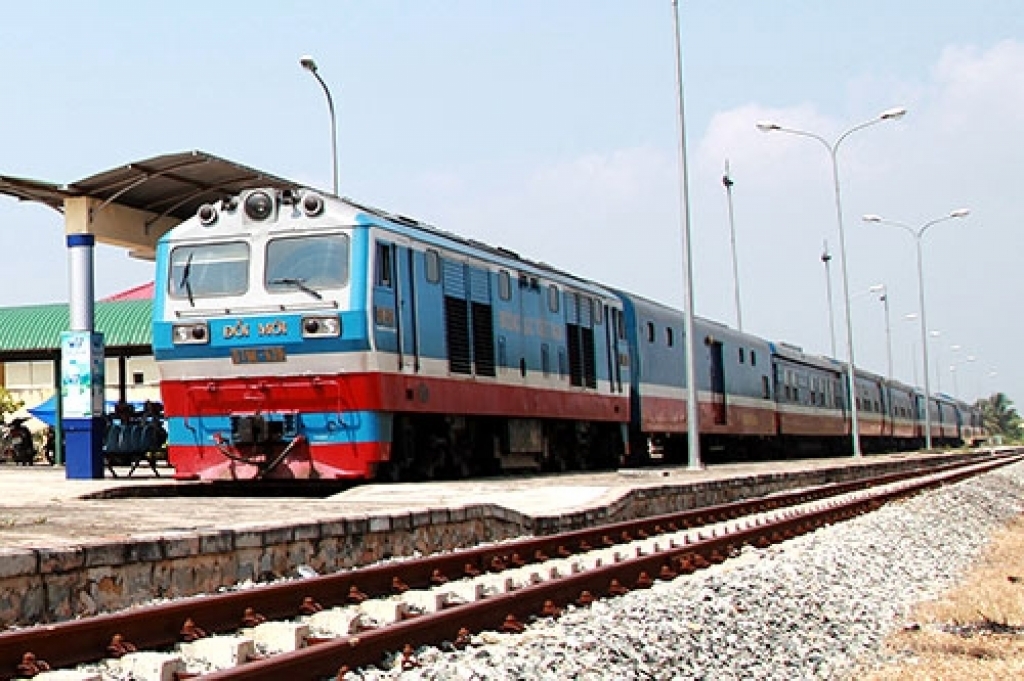 Doanh thu đường sắt năm 2016 giảm vì hàng không giá rẻ.