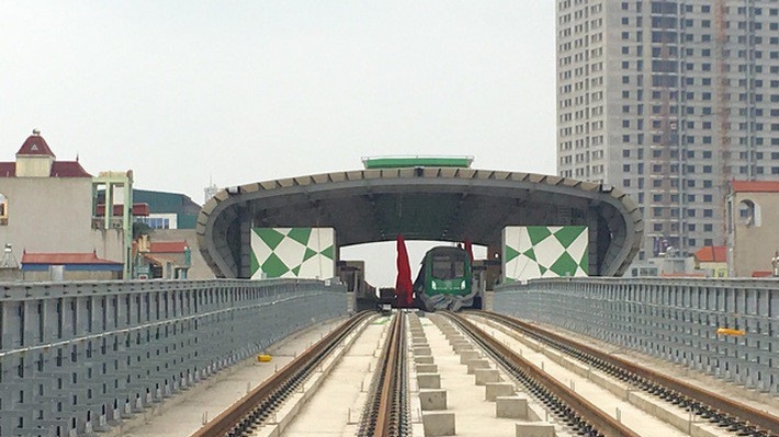 Dự án đường sắt Cát Linh - Hà Đông có tổng mức đầu tư 552 triệu USD vào năm 2008. Đến 2016, dự án được điều chỉnh lên 868 triệu USD (tăng 315 triệu).