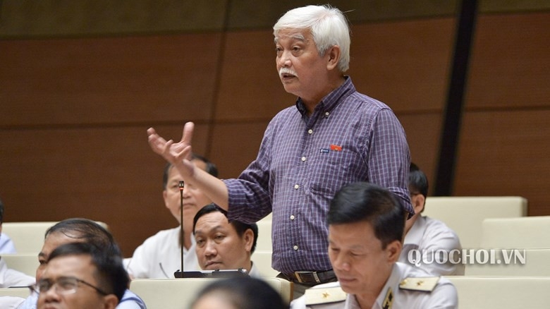 Đại biểu Dương Trung Quốc góp ý dự án Luật Phòng chống tác hại của rượu, bia.