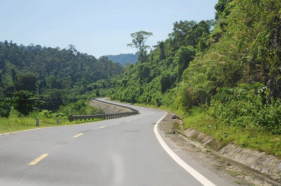 Giãn tiến độ giai đoạn hai làn xe đường Hồ Chí Minh 5 năm