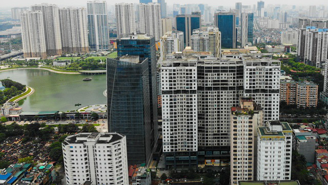 Tại Hà Nội giá căn hộ chung cư tăng khoảng 0,24% so với Quý 2/2020 (trong đó đối với phân khúc căn hộ cao cấp giá giảm khoảng 0,07%, căn hộ trung cấp giá tăng khoảng 0,44%, căn hộ bình dân giá tăng khoảng 1,02%).