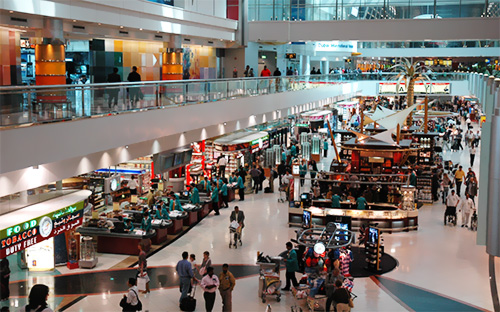 Các dịch vụ phi hàng không, như bán hàng miễn thuế, là "mỏ vàng" đối với các công ty vận hành cảng.