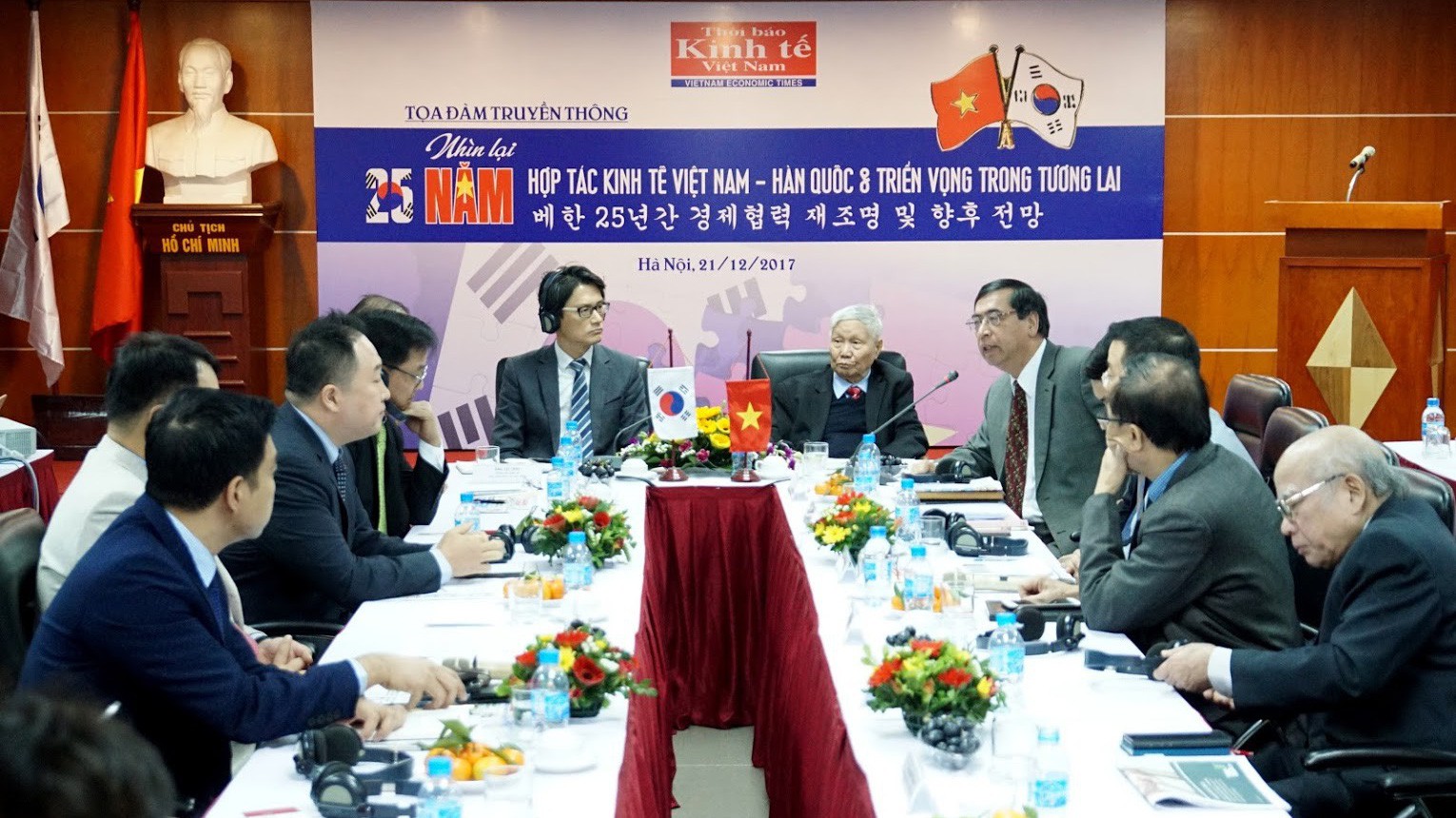 Quang cảnh buổi tọa đàm - Ảnh: Quang Phúc.