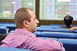 HSBC: “Với tình trạng thanh khoản như vậy, mức độ minh bạch thấp, và môi trường vĩ mô khó dự đoán, giá cổ phiếu cần rẻ hơn mới đủ sức hấp dẫn".