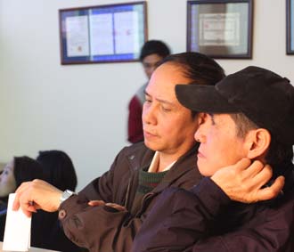 Bên cạnh nhiều nhà đầu tư chọn phương án chắc chắn bằng việc hiện thực hoá lợi nhuận, cũng có khả năng còn nhiều nhà đầu tư khác vẫn chưa đặt niềm tin vào các gói giải pháp “cứu” thị trường đã được công bố trước đó - Ảnh: Việt Tuấn.