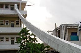 Mô hình ống tuột đứng xoắn vừa được thử nghiệm.