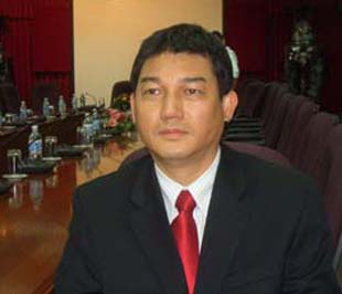 "Để huy động được vốn, hoặc không muốn vốn từ ngân hàng mình chuyển sang ngân hàng khác, phải nâng lãi suất huy động sát với diễn biến của thị trường vốn".