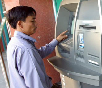 Hiện nay Việt Nam đã có hai hệ thống kết nối thẻ ATM khá lớn là Banknet và Smarlink, trong đó mỗi hệ thống kết nối lần lượt với 7 ngân hàng và 16 ngân hàng.