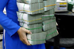 Tháng 9 và 10, số liệu lợi nhuận công bố cho thấy nhiều ngân hàng cổ phần đã giảm tốc.