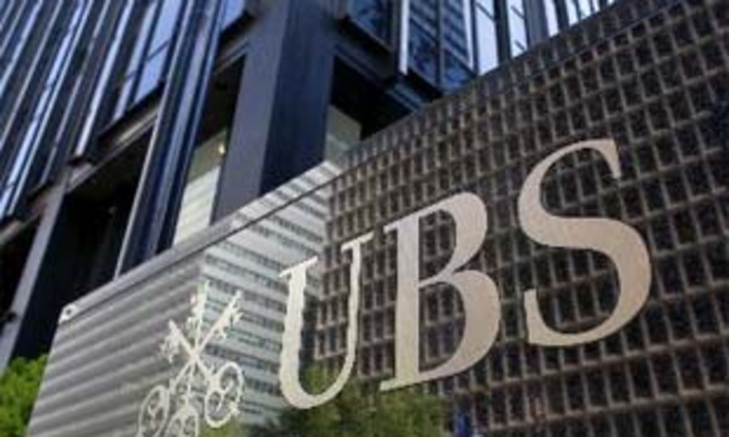 UBS là ngân hàng thua lỗ đậm nhất tại châu Âu trong khủng hoảng tài chính hiện nay, buộc Chính phủ và Ngân hàng Trung ương Thụy Sỹ phải hỗ trợ 59 tỷ USD. Từ đầu năm tới nay, cổ phiếu của UBS đã mất giá tới 67%.