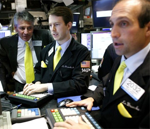 Thị trường mở cửa ở mức tăng xấp xỉ 0,8% và duy trì đà tăng đến hết ngày giao dịch - Ảnh: Reuters.