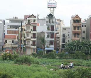 Sự phát triển nóng quá mức của thị nhà đất trước đây đã kéo theo những hệ lụy và làm thị trường khó có thể phục hồi nhanh.