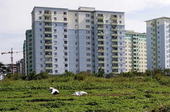 Đất đai nhiều khu vực ở Hà Nội đang lên cơn sốt sau các thông tin về quy hoạch. Trong ảnh: một khu đô thị mới ở Từ Liêm, Hà Nội - Ảnh: Lê Quang Nhật.