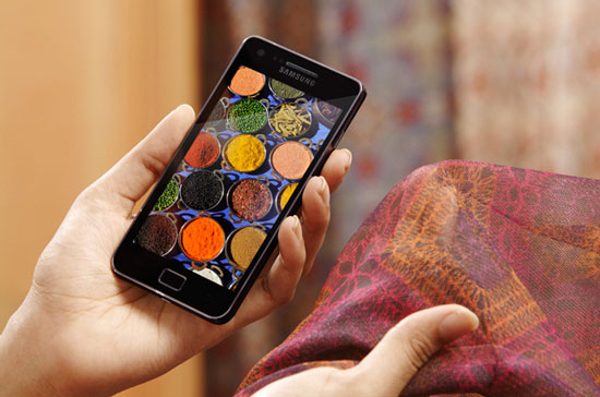 Galaxy SII được coi là siêu phẩm smartphone của Samsung trong năm 2011 - Ảnh: Hồng Quang.