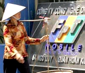 Thương hiệu FPT đang bị pha loãng bởi đủ thứ như chứng khoán, trường đại học, bất động sản... - Ảnh: RFA.