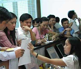 Diễn biến giao dịch tại các mức kháng cự và hỗ trợ luôn là những thông tin cần phải chú ý nhất.