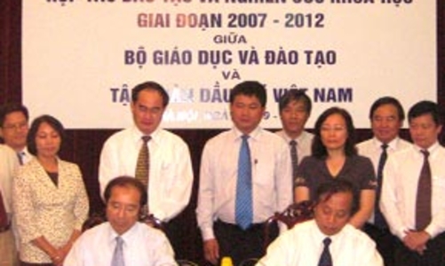 Thành lập Đại học Dầu khí