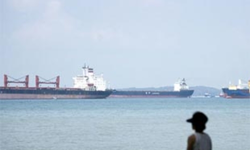 Ế ẩm như vận tải biển