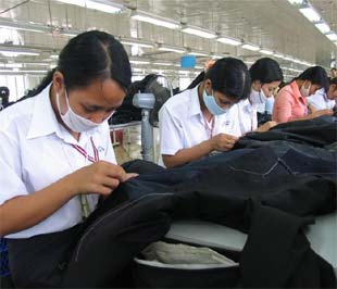 Hy vọng tăng trưởng xuất khẩu chỉ còn trông vào nhóm hàng công nghiệp - Ảnh: TT.
