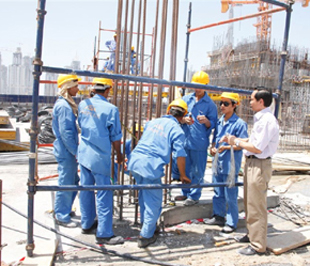 Thị trường Trung Đông vẫn có nhu cầu lớn nhận lao động nước ngoài vào làm việc.