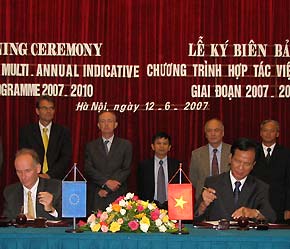 Chiến lược mới của EC là chỉ hỗ trợ vào số ít các lĩnh vực then chốt của Việt Nam - Ảnh: Ngọc Quỳnh.