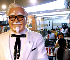 KFC, một trong những thương hiệu đồ ăn nhanh nổi tiếng thế giới đã tới Việt Nam.