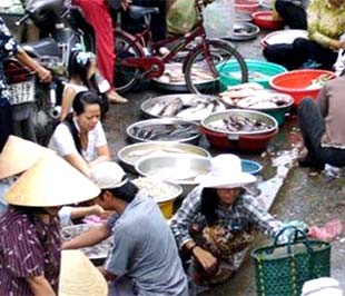 "63% người tiêu dùng chống lại lạm phát bằng cách mua ít hơn".