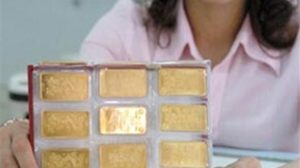 Chạy tránh “cơn bão” vàng