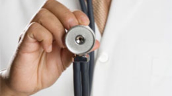 Cán bộ y tế không được thành lập, điều hành bệnh viện tư