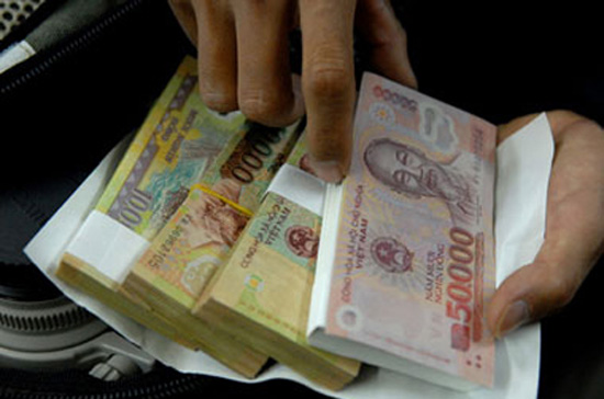 Lương tối thiểu sẽ tăng 220 nghìn đồng, tương đương 26,5%. Mức tăng này cũng được áp dụng cho lương hưu và trợ cấp.