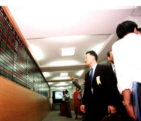 Lợi từ phía tổ chức đầu tư là dễ giải ngân, còn doanh nghiệp vẫn huy động được nguồn vốn tốt trong bối cảnh thị trường đi xuống.