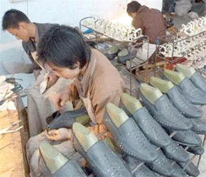 Công ty thường xuyên phải vay ngắn hạn ngân hàng một lượng vốn khá lớn để tài trợ nhu cầu về vốn lưu động cho sản xuất kinh doanh.